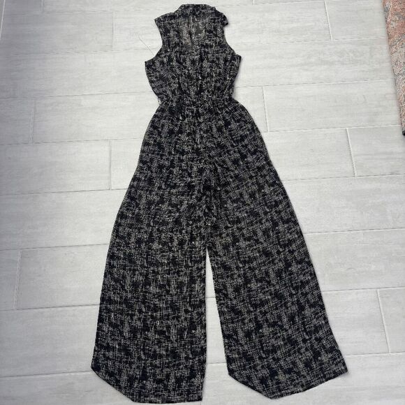 Forever 21 Jumpsuit Black & White Romper Sleeveless Collar Wide Leg High Waisted - Picture 3 of 9